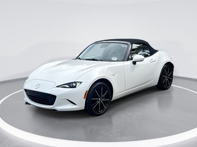 Snowflake White Pearl Mica 2024 Mazda MX-5 Miata Grand Touring RWD Convertible Rear-Wheel Drive 6-Speed Automatic