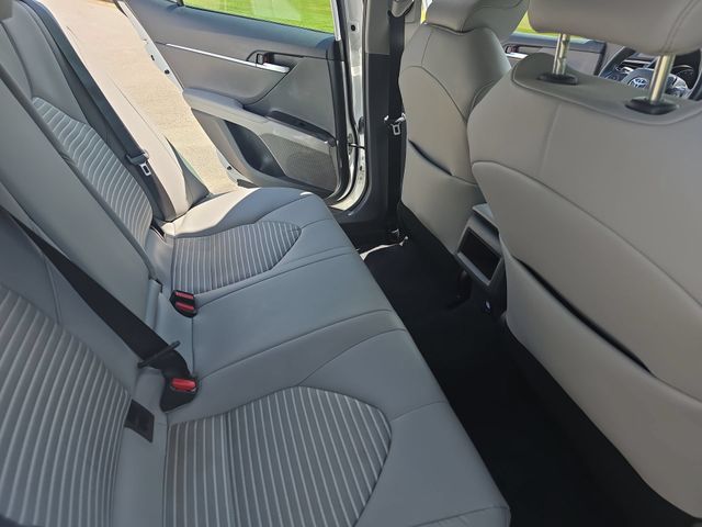 Used 2023 Ice Toyota SE image 12