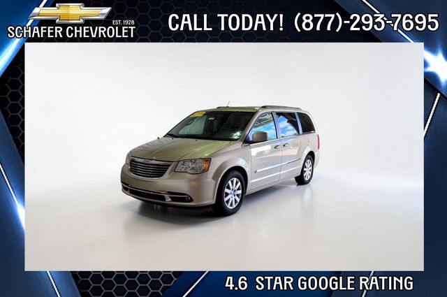 2016 Chrysler Town & Country Touring FWD