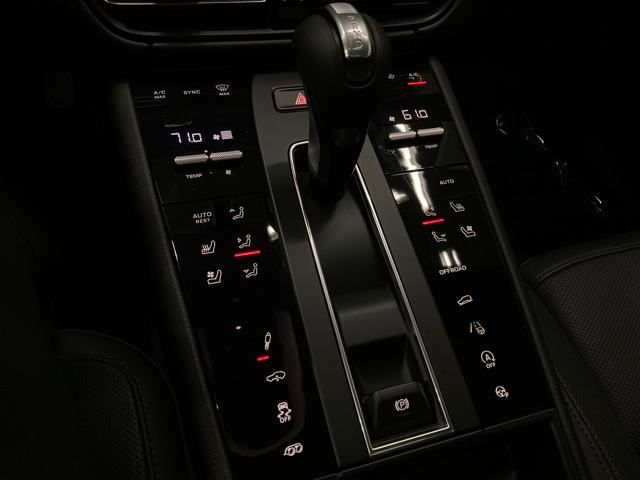2025 Porsche Macan S