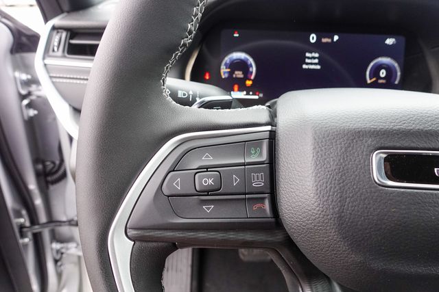 new 2025 Jeep Grand Cherokee car, priced at $40,720