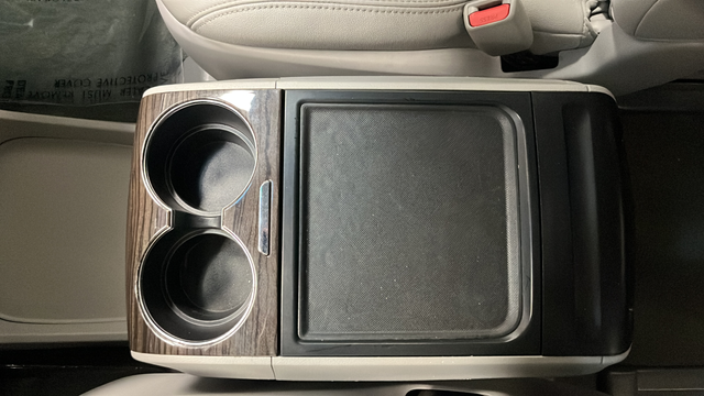 Used 2017 Predawn Gray Mica Toyota XLE image 20