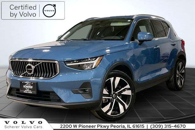 2023 Volvo XC40 B5 Plus Bright Theme AWD