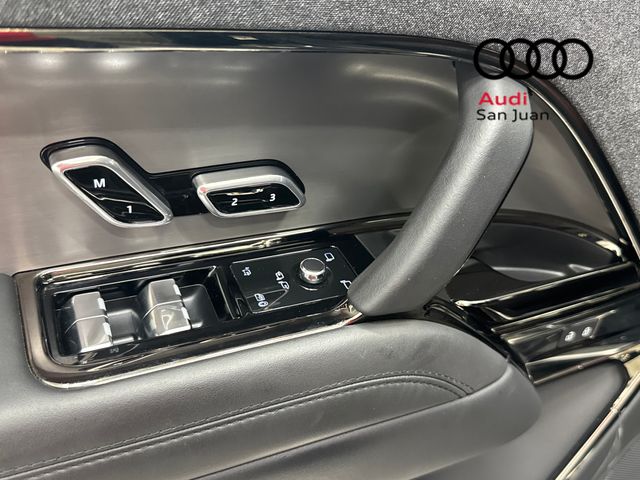 Used 2023 Black Land Rover SE Dynamic image 28