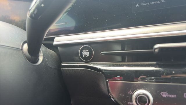 Used 2025 White Kia GT-Line image 33
