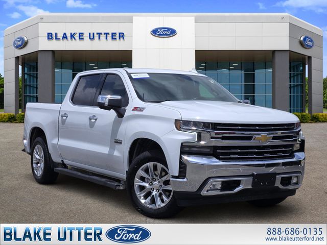 Summit White 2022 Chevrolet Silverado 1500 Pickup Truck Four-Wheel Drive 8-Speed Automatic