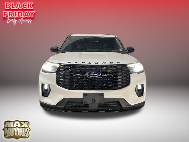 2025 Ford Explorer ST-Line 2