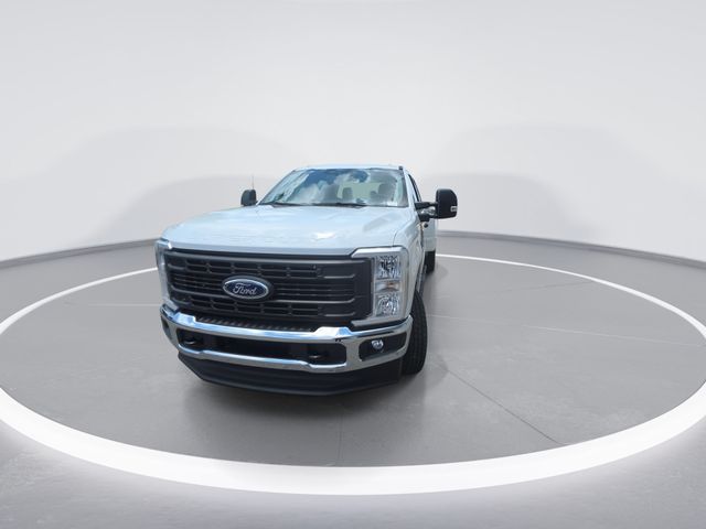 New 2026 Oxford White Ford F-350® XL image 3