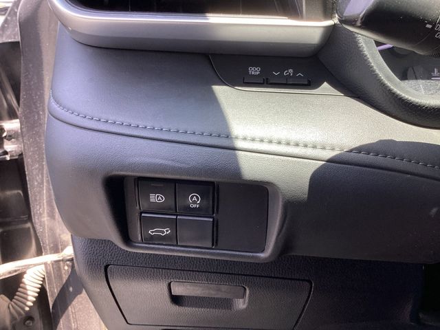 Used Car 2023 Toyota Highlander  Le For Sale Under $30,000 In San Antonio, Texas