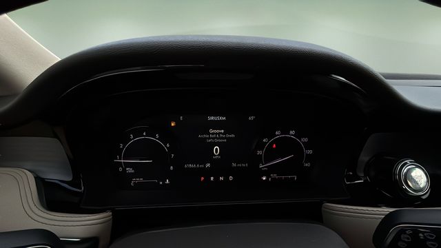 Used 2022 White Lincoln Standard image 15