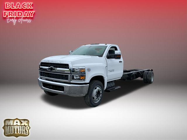 2023 Chevrolet Silverado 6500HD  3