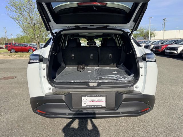 New 2026 White Nissan SL image 12