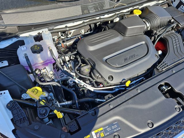 New 2026 White Chrysler Select image 25