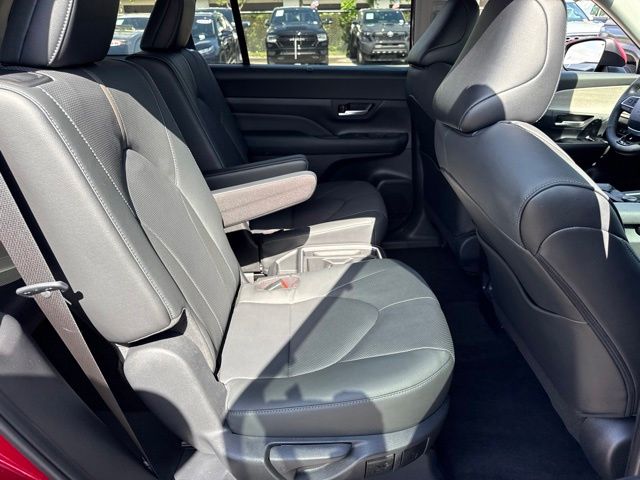2026 Toyota Grand Highlander Platinum - Photo 14