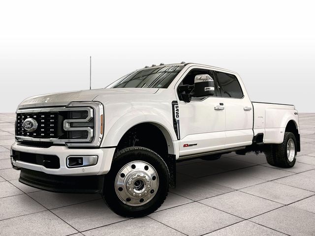 White Metallic 2025 Ford F-450 Super Duty Platinum Crew Cab LB DRW 4WD Pickup Truck Four-Wheel Drive Automatic