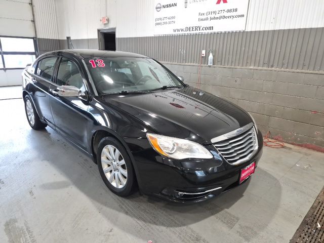 Black Clearcoat 2013 Chrysler 200 Sedan Front-Wheel Drive 6-Speed Automatic