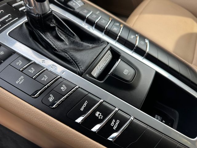 Used 2019  Porsche S image 24