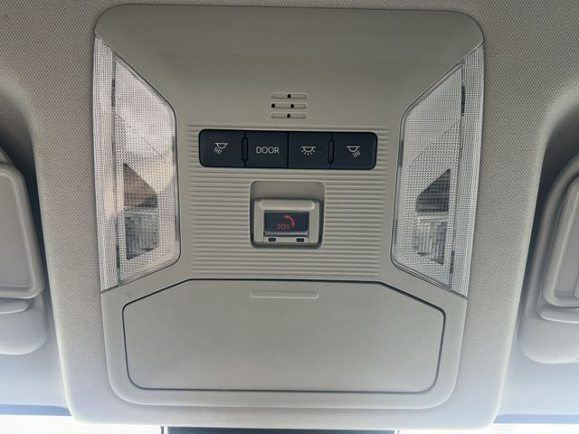 Used 2022  Toyota XLE image 29