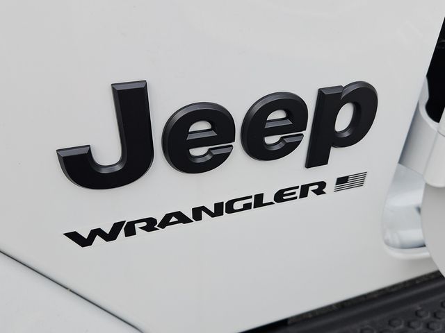 New 2026 White/off-white Jeep Sahara image 27