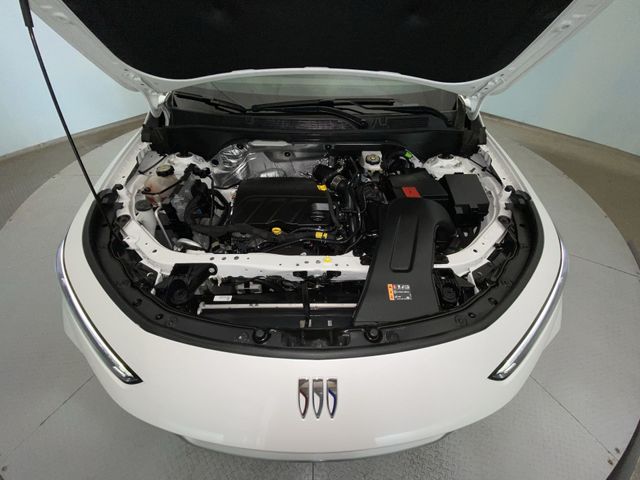 Used 2024 White Buick Avenir image 25
