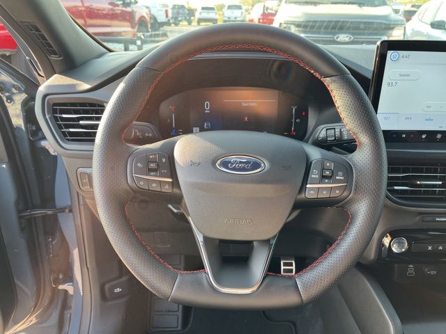 2024 Ford Escape ST-Line 23