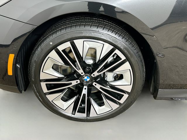 2025 BMW 5 Series 530i xDrive 33