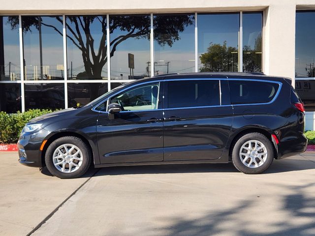 2022 Chrysler Pacifica Touring L 4