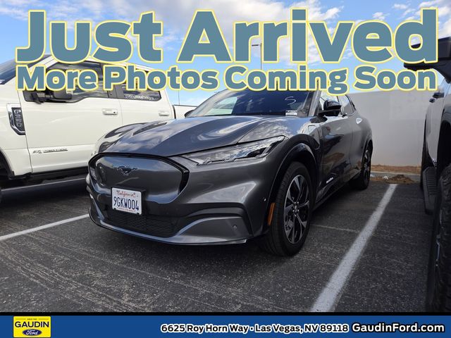 2023 Ford Mustang-Mach-e Premium's photo
