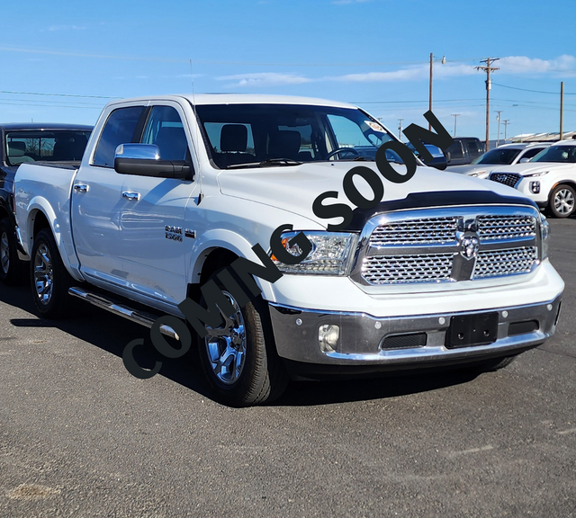 Bright White Clearcoat 2018 RAM 1500 Pickup Truck Four-Wheel Drive 8-Speed Automatic