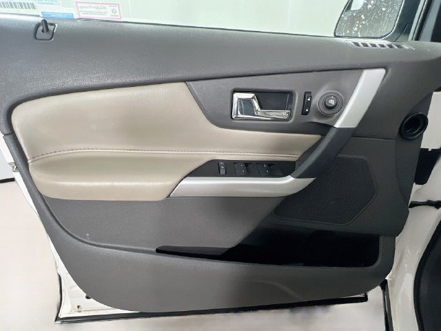 Used 2014 White Ford SEL image 31