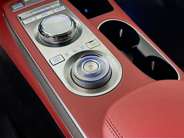 Thumbnail: 2025 Genesis GV70 - 15