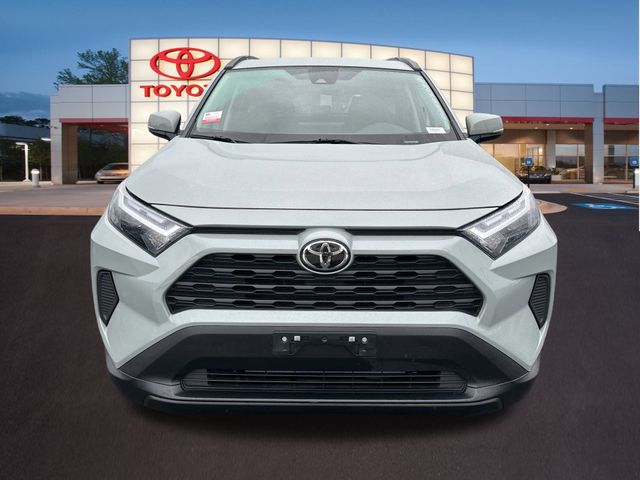 2023 Toyota RAV4 XLE 24