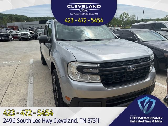 Iconic Silver Metallic 2023 Ford Maverick XL SuperCrew FWD Pickup Truck Front-Wheel Drive Continuously Variable Transmission
