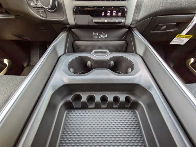 2026 Ram 1500 Express Crew Cab 4x4 5'7" Box