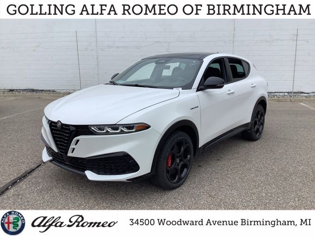 Milano White 2026 Alfa Romeo Tonale SUV / Crossover All-Wheel Drive 9-Speed Automatic