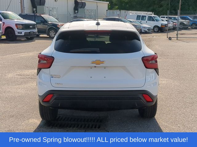 Used 2025 Summit White Chevrolet LS image 12