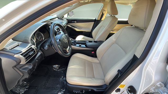 Used 2014  Lexus 250 image 18