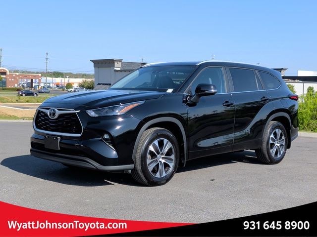 Midnight Black Metallic 2025 Toyota Highlander XLE AWD SUV / Crossover All-Wheel Drive 8-Speed Automatic