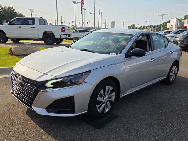 Used 2025 Nissan Altima Sedan