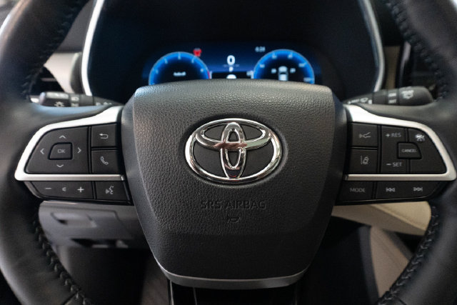 Used 2024 Toyota Highlander SUV
