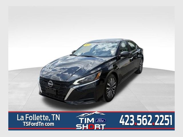 Super Black Clearcoat 2025 Nissan Altima Sedan Front-Wheel Drive Continuously Variable Transmission