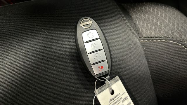 Used 2022 Pearl White Tricoat Nissan SV image 31