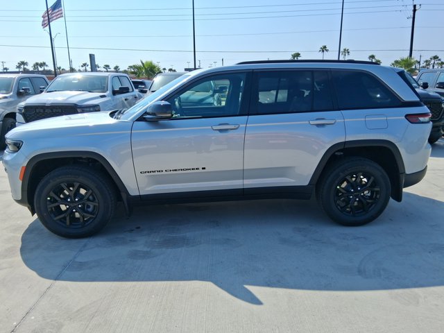 New 2026 Silver Jeep Altitude image 4