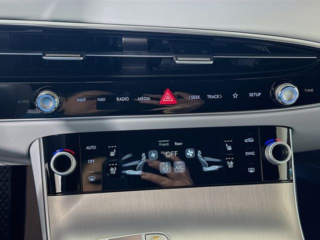 Thumbnail: 2026 Genesis GV70 - 14