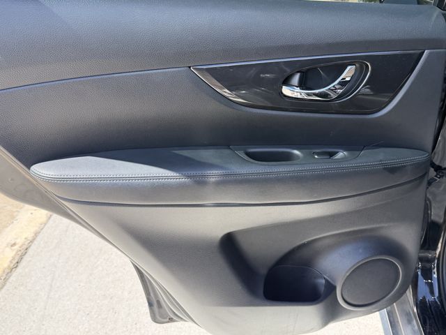 2019 Nissan Rogue SV Black at Bravo Nissan