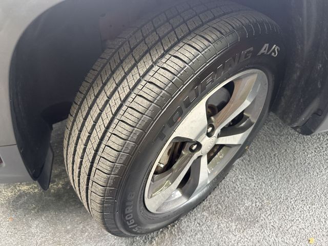 Used 2019 Red Jeep Limited image 33