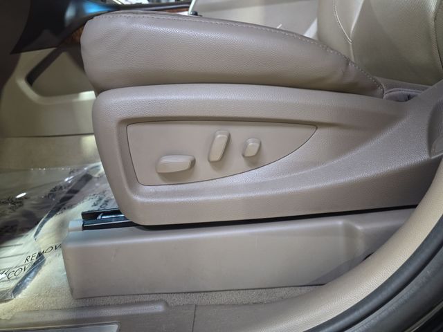 Used 2020 Black Chevrolet Premier image 31
