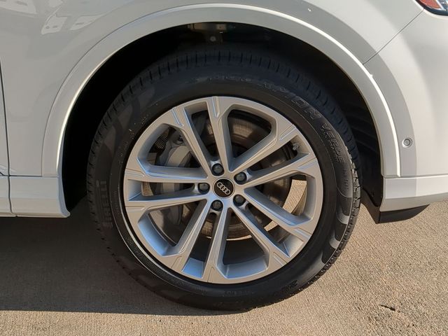 new 2026 Audi Q7 car, priced at $64,445