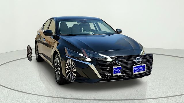 Super Black Clearcoat 2025 Nissan Altima Sedan Front-Wheel Drive Continuously Variable Transmission