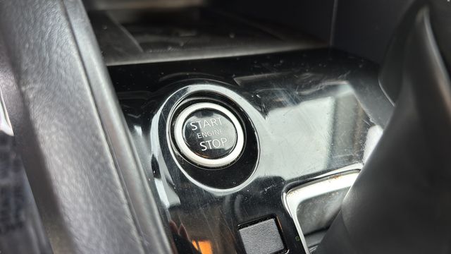 Used 2025 Black Nissan 1.6 SV image 32